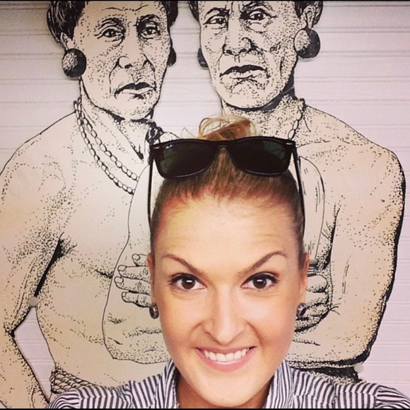 Meet your Posher, Marie-luise - Picture 1 of 2